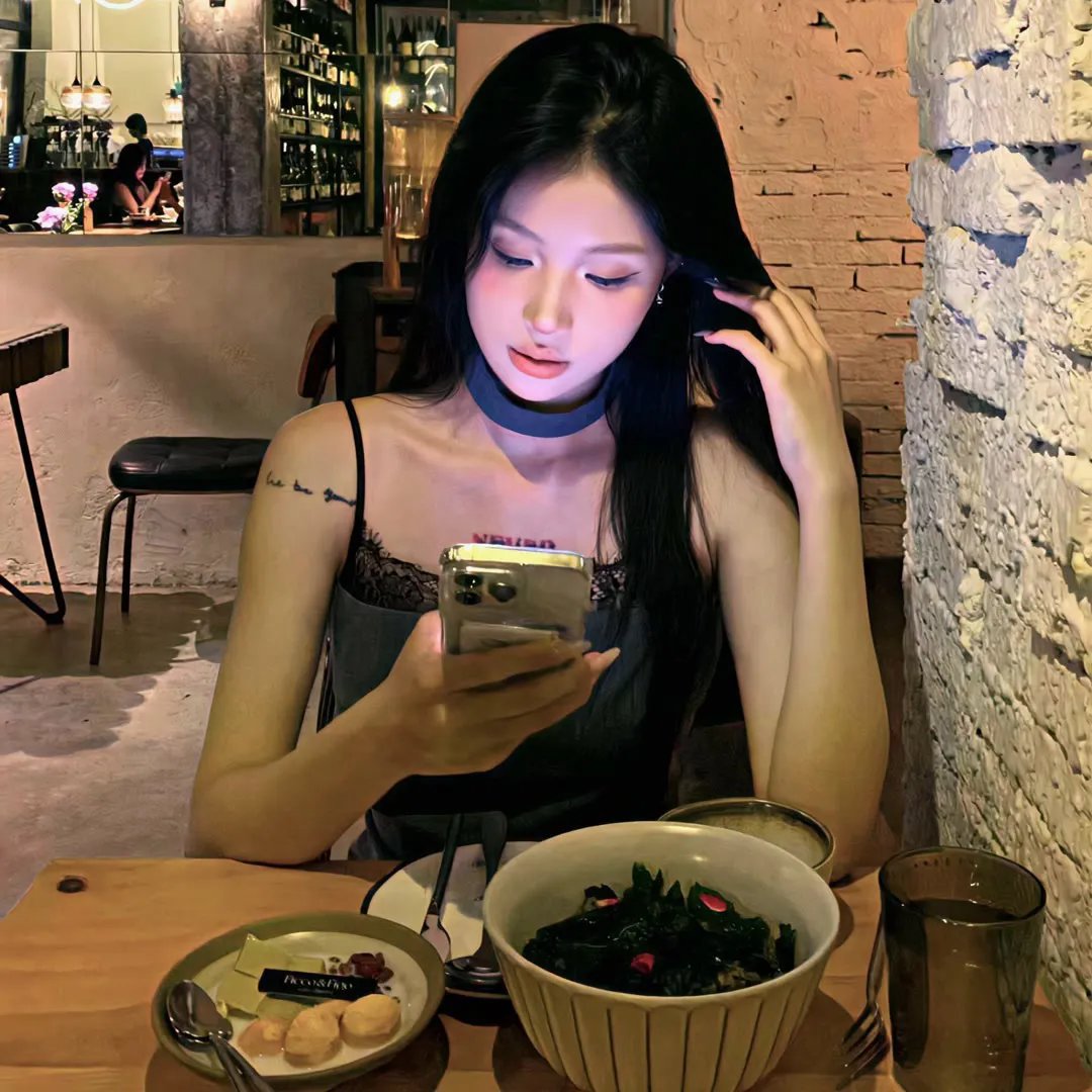 阿罗有枝彩色笔